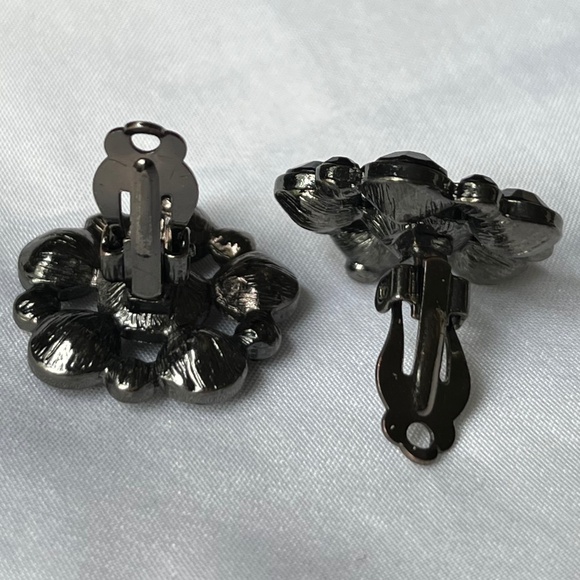 Monet, Black Rhinestones, set in Black Metal, Open Bracelet./Clip earrings - Picture 12 of 13